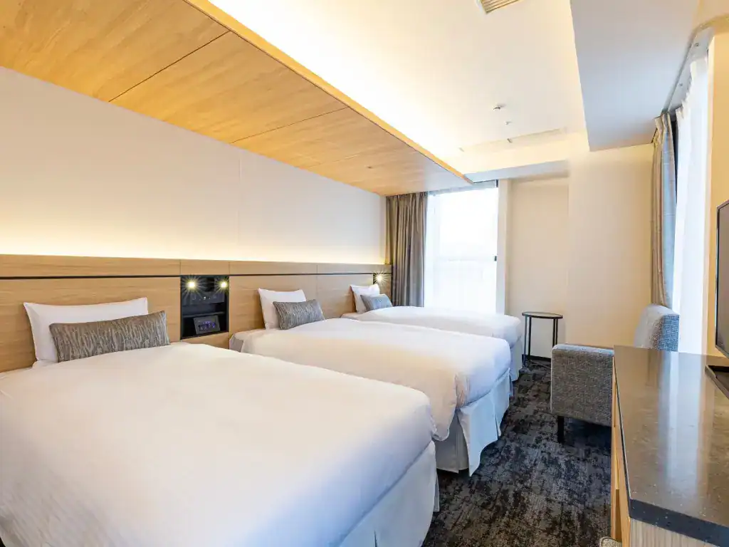 標準雙床房可以再加一張單人床（¥5,500），變成三人房。