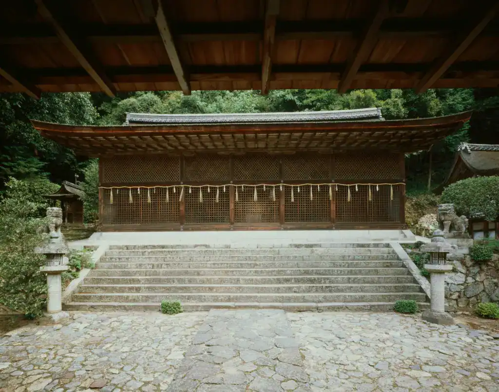 同樣被列為世界文化遺產的宇治上神社。