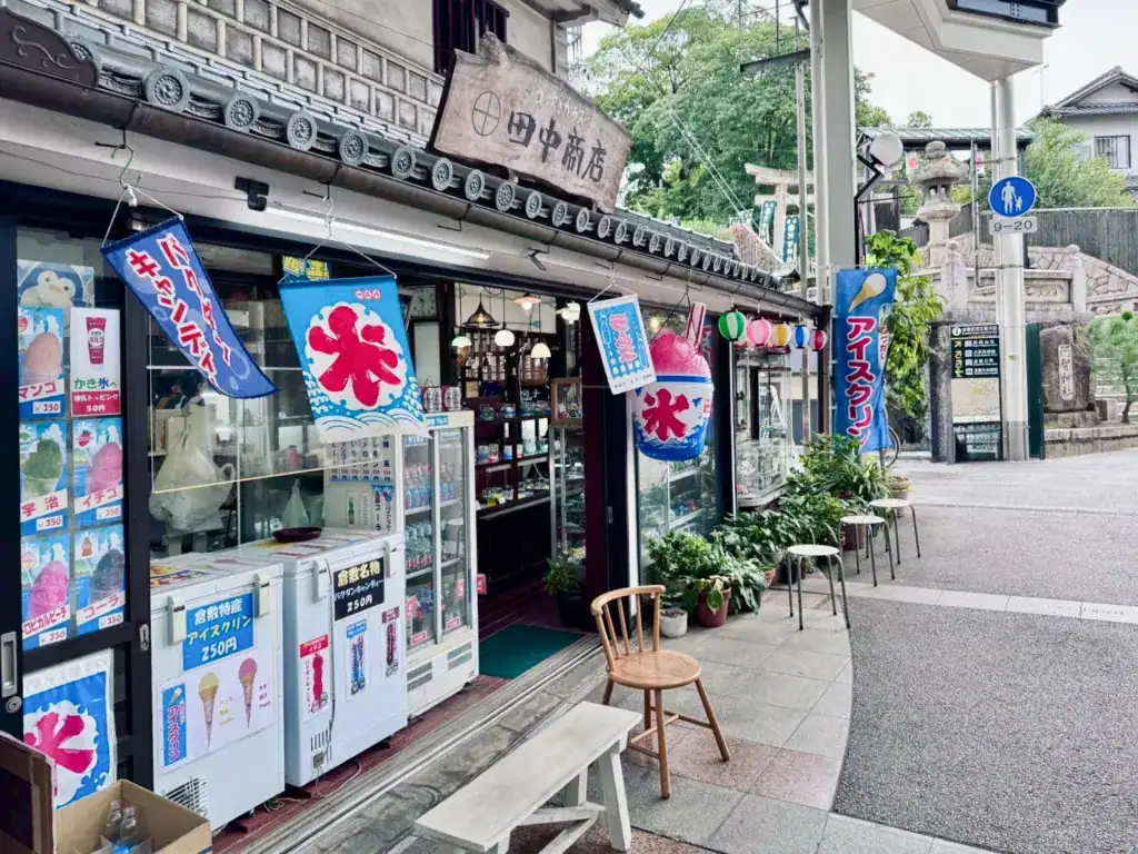 倉敷老街隨處可見充滿復古風格的小店。