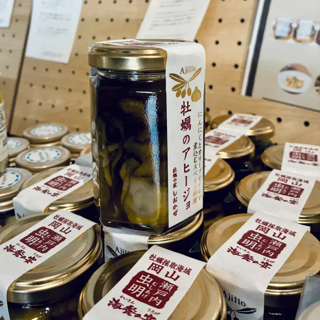 岡山靠近瀨戶內海,到處可見牡蠣製品。